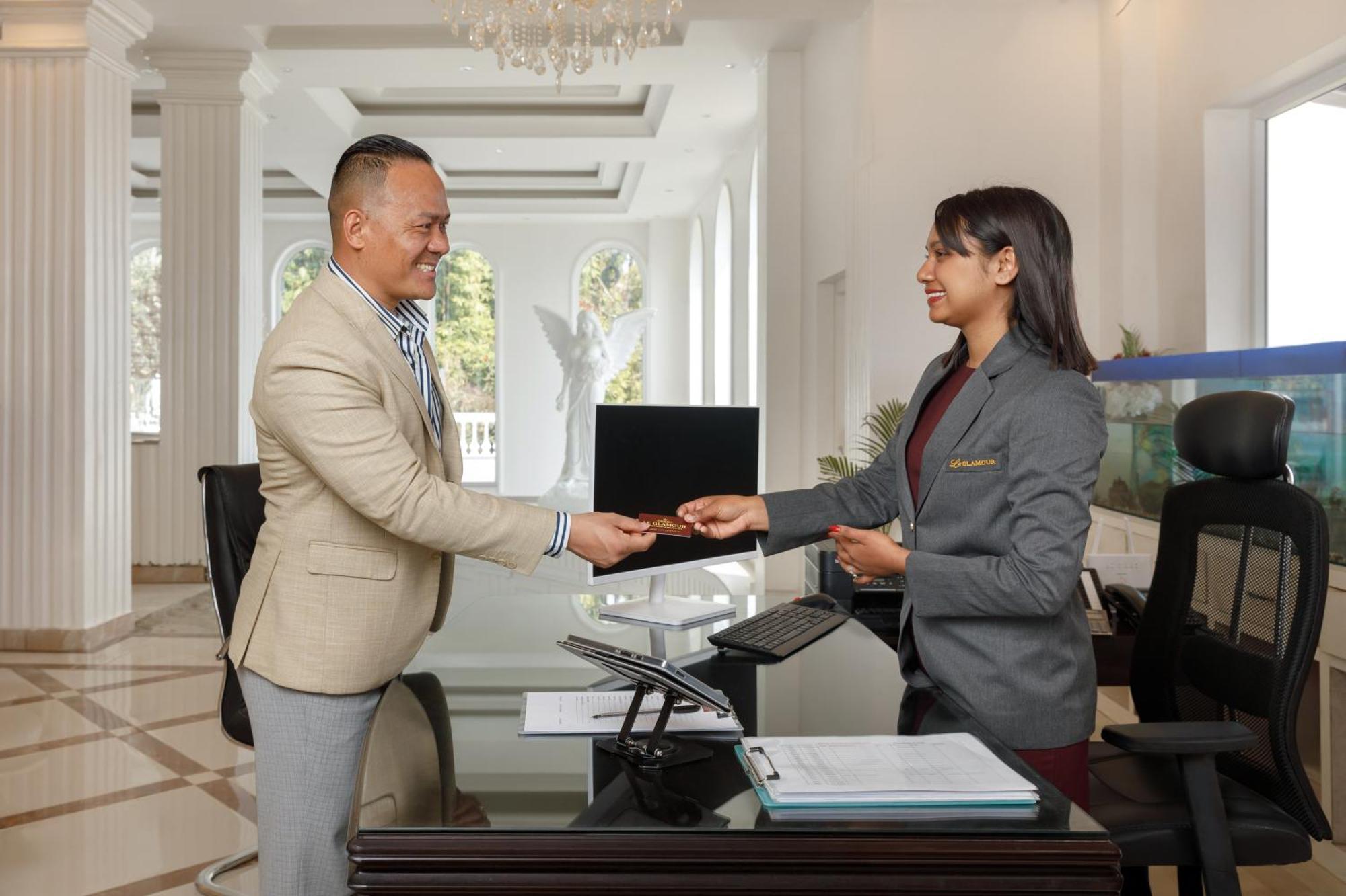 Le Glamour Resort & Wellness Spa Pokhara Dış mekan fotoğraf