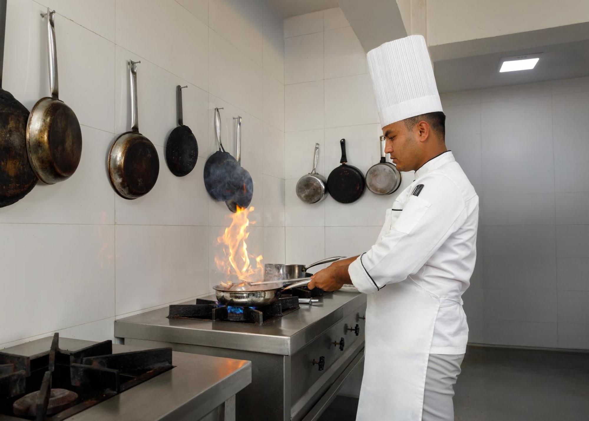 Le Glamour Resort & Wellness Spa Pokhara Dış mekan fotoğraf
